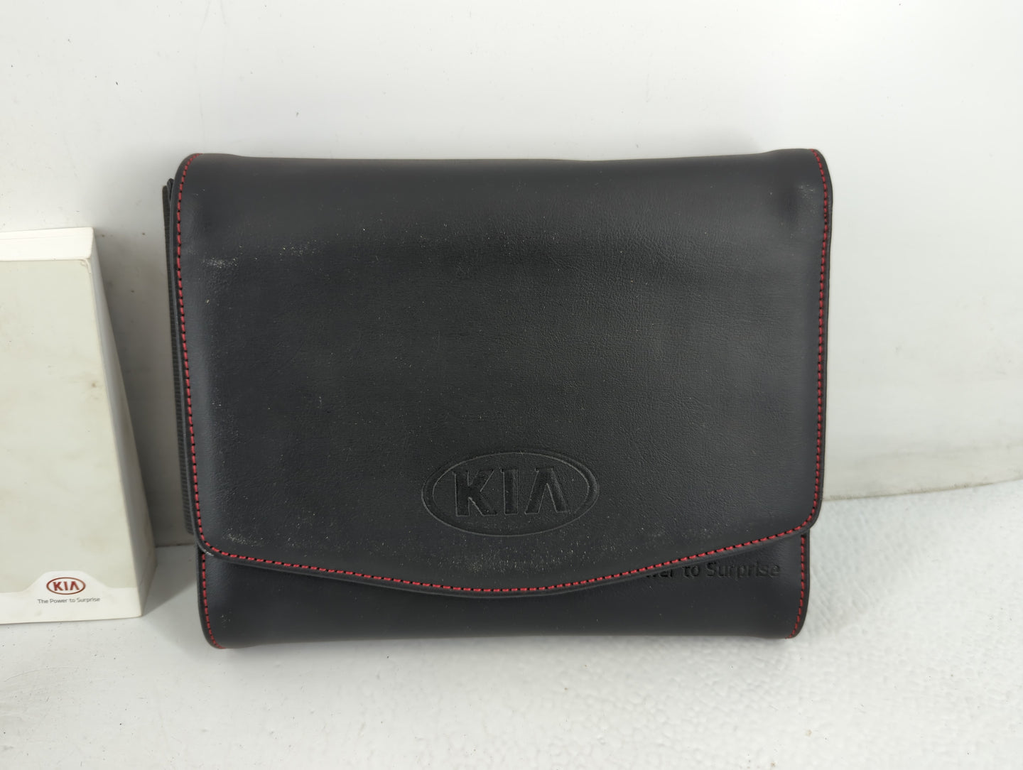 2015 Kia Sedona Owners Manual Book Guide P/N:FA9O-EU51F OEM Used Auto Parts - Oemusedautoparts1.com