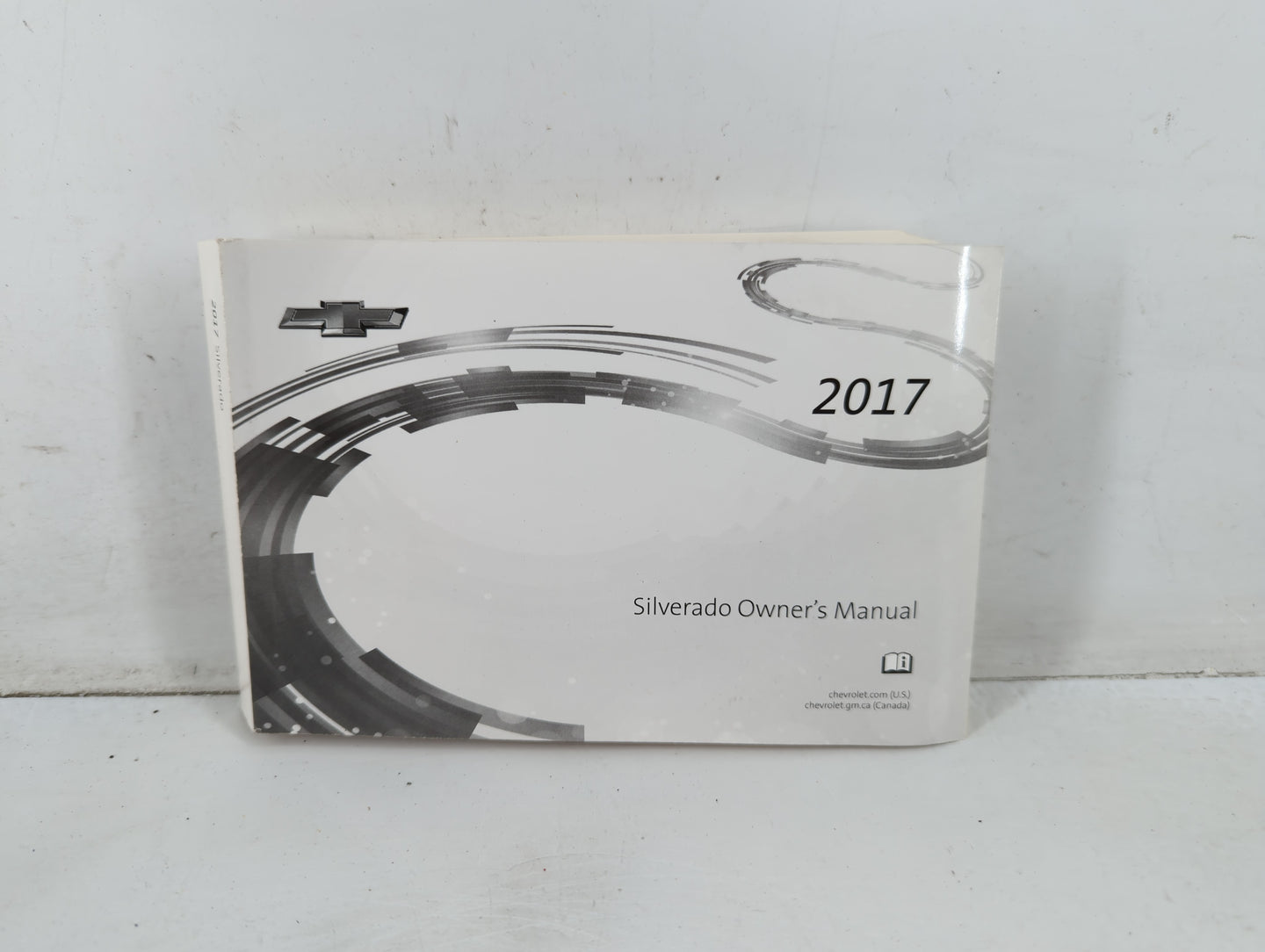 2017 Chevrolet Silverado 1500 Owners Manual Book Guide P/N:23476161 B OEM Used Auto Parts - Oemusedautoparts1.com