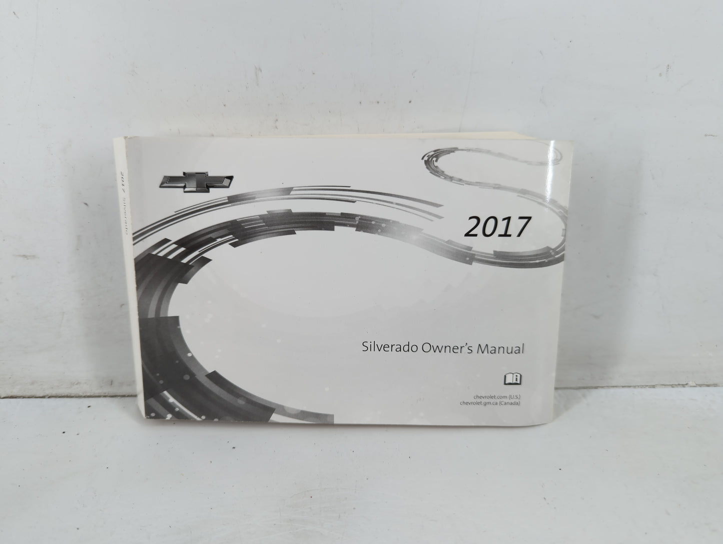 2017 Chevrolet Silverado 1500 Owners Manual Book Guide P/N:23476161 B OEM Used Auto Parts - Oemusedautoparts1.com