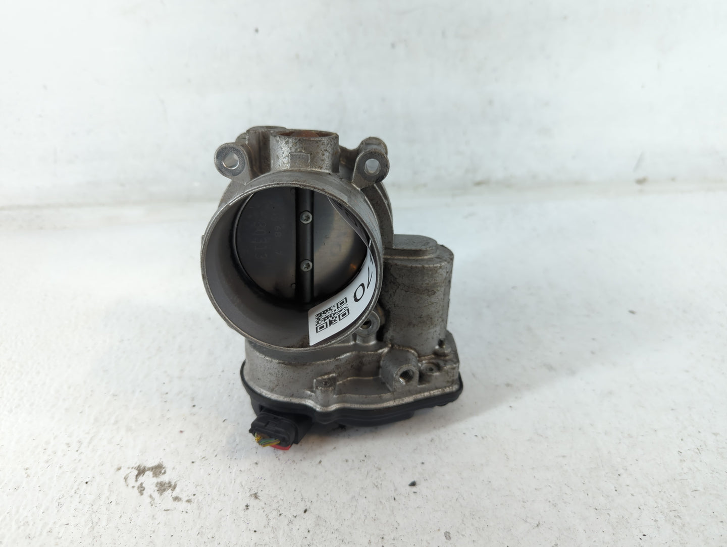 2011-2019 Ford Explorer Throttle Body P/N:17038401379 AT4E-9F991-EL Fits Fits 2011 2012 2013 2014 2015 2016 2017 2018 2019 OEM Used Auto Parts - Oemusedautoparts1.com