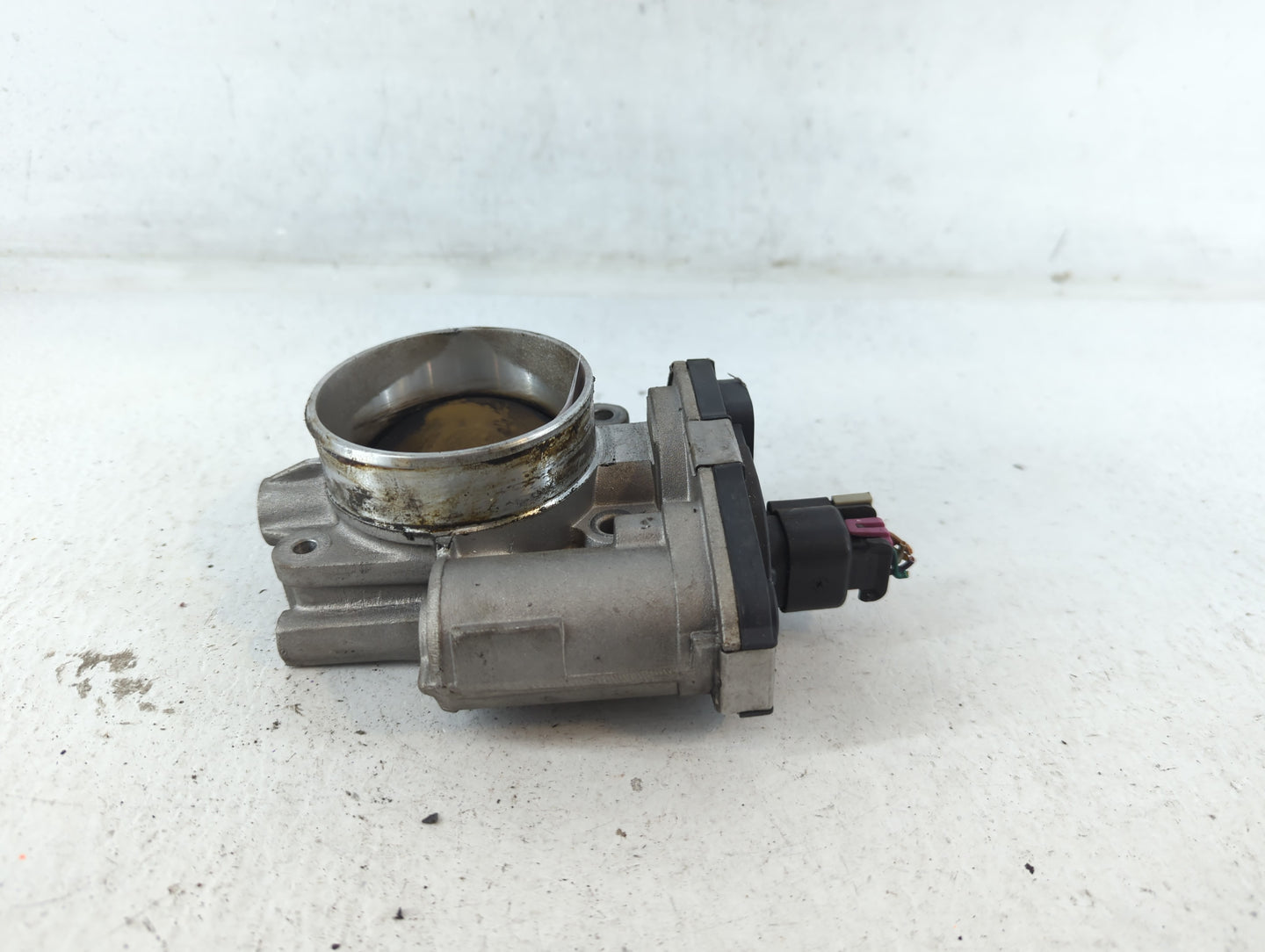 2008-2011 Buick Enclave Throttle Body P/N:AA591HB7376B Fits Fits 2007 2008 2009 2010 2011 OEM Used Auto Parts - Oemusedautoparts1.com