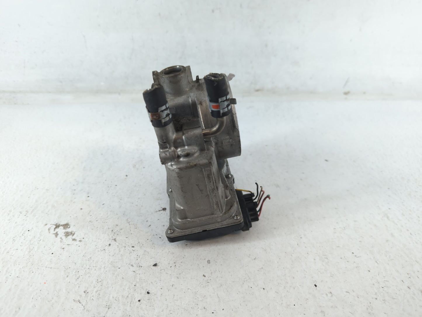 2007-2017 Toyota Camry Throttle Body P/N:22030-0P050 Fits OEM Used Auto Parts - Oemusedautoparts1.com