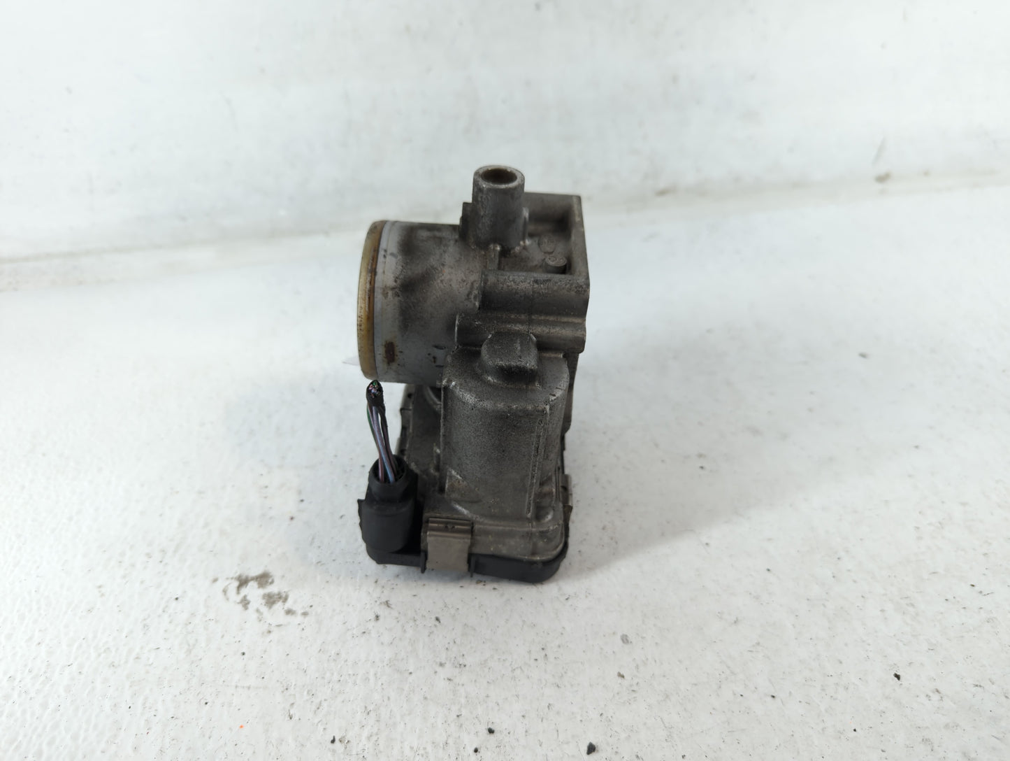 2013-2018 Volkswagen Jetta Throttle Body P/N:03F133062B Fits Fits 2013 2014 2015 2016 2017 2018 OEM Used Auto Parts - Oemusedautoparts1.com