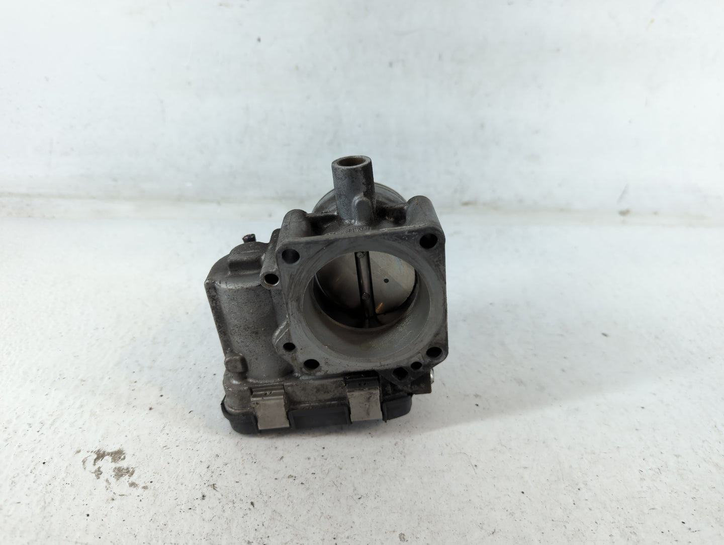 2013-2018 Volkswagen Jetta Throttle Body P/N:03F133062B Fits Fits 2013 2014 2015 2016 2017 2018 OEM Used Auto Parts - Oemusedautoparts1.com