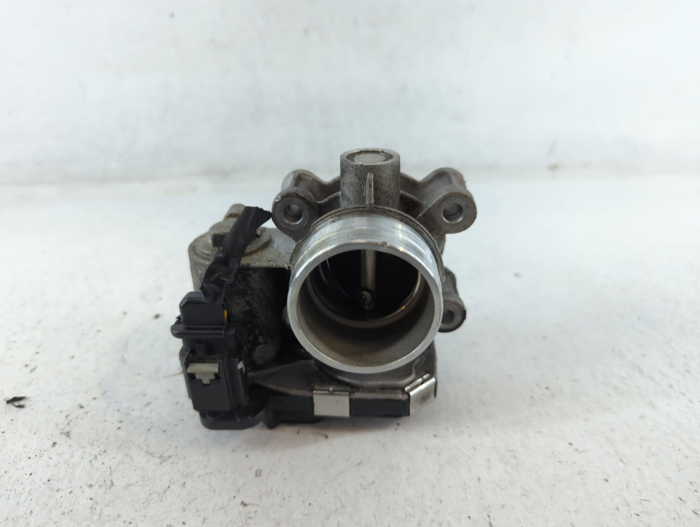 2016-2021 Chevrolet Malibu Throttle Body P/N:12671379AA Fits Fits 2016 2017 2018 2019 2020 2021 2022 OEM Used Auto Parts - Oemusedautoparts1.com