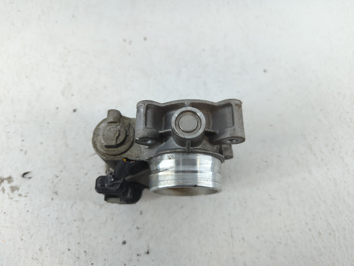 2016-2021 Chevrolet Malibu Throttle Body P/N:12671379AA Fits Fits 2016 2017 2018 2019 2020 2021 2022 OEM Used Auto Parts - Oemusedautoparts1.com
