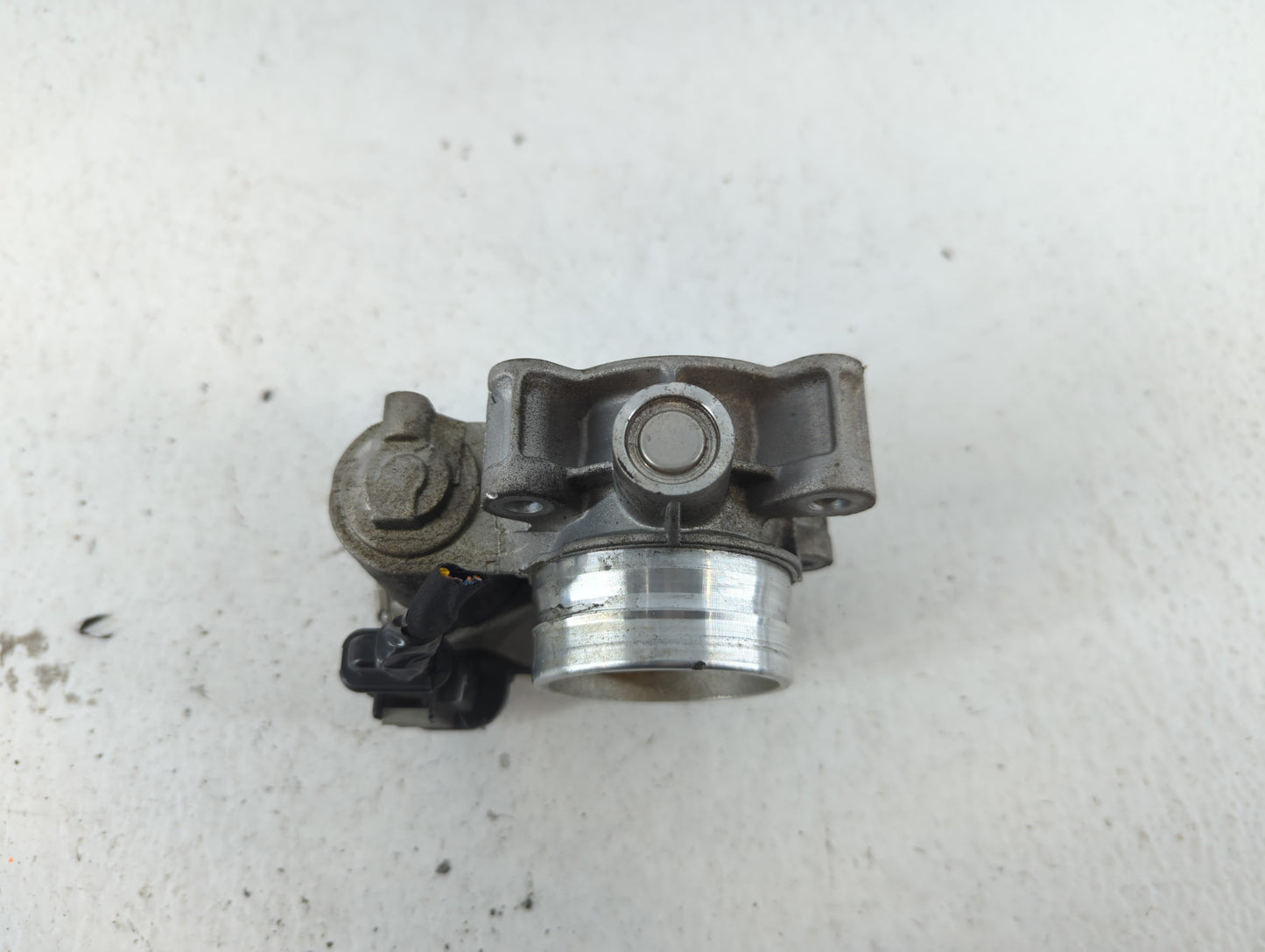 2016-2021 Chevrolet Malibu Throttle Body P/N:12671379AA Fits Fits 2016 2017 2018 2019 2020 2021 2022 OEM Used Auto Parts - Oemusedautoparts1.com