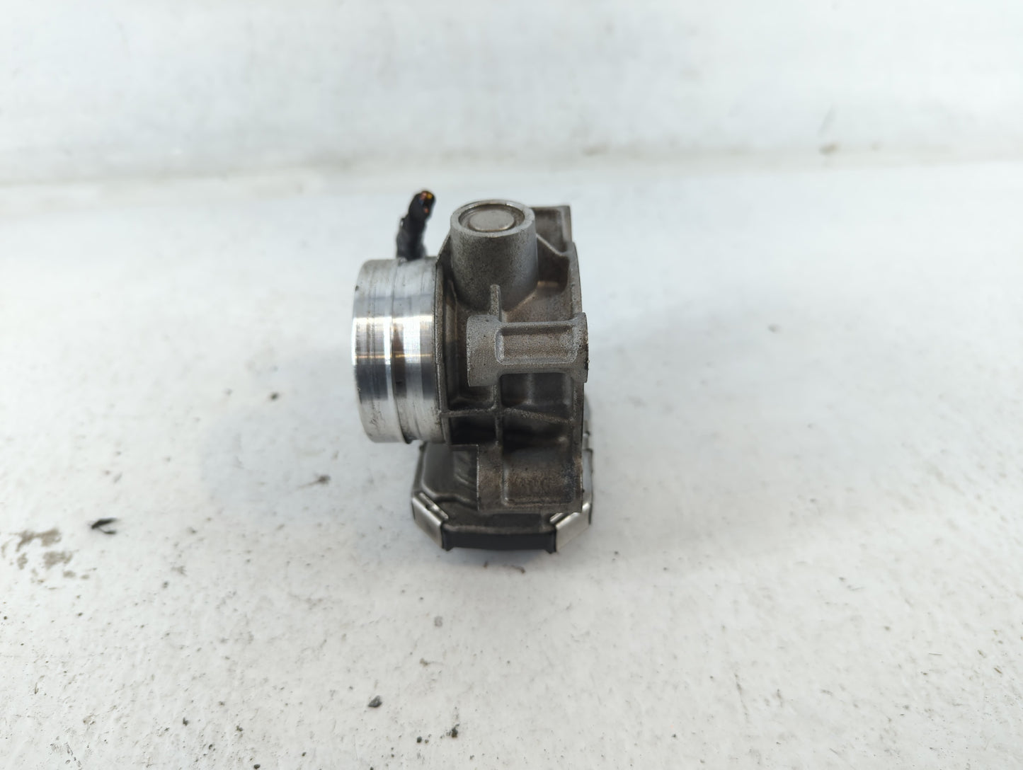 2016-2021 Chevrolet Malibu Throttle Body P/N:12671379AA Fits Fits 2016 2017 2018 2019 2020 2021 2022 OEM Used Auto Parts - Oemusedautoparts1.com