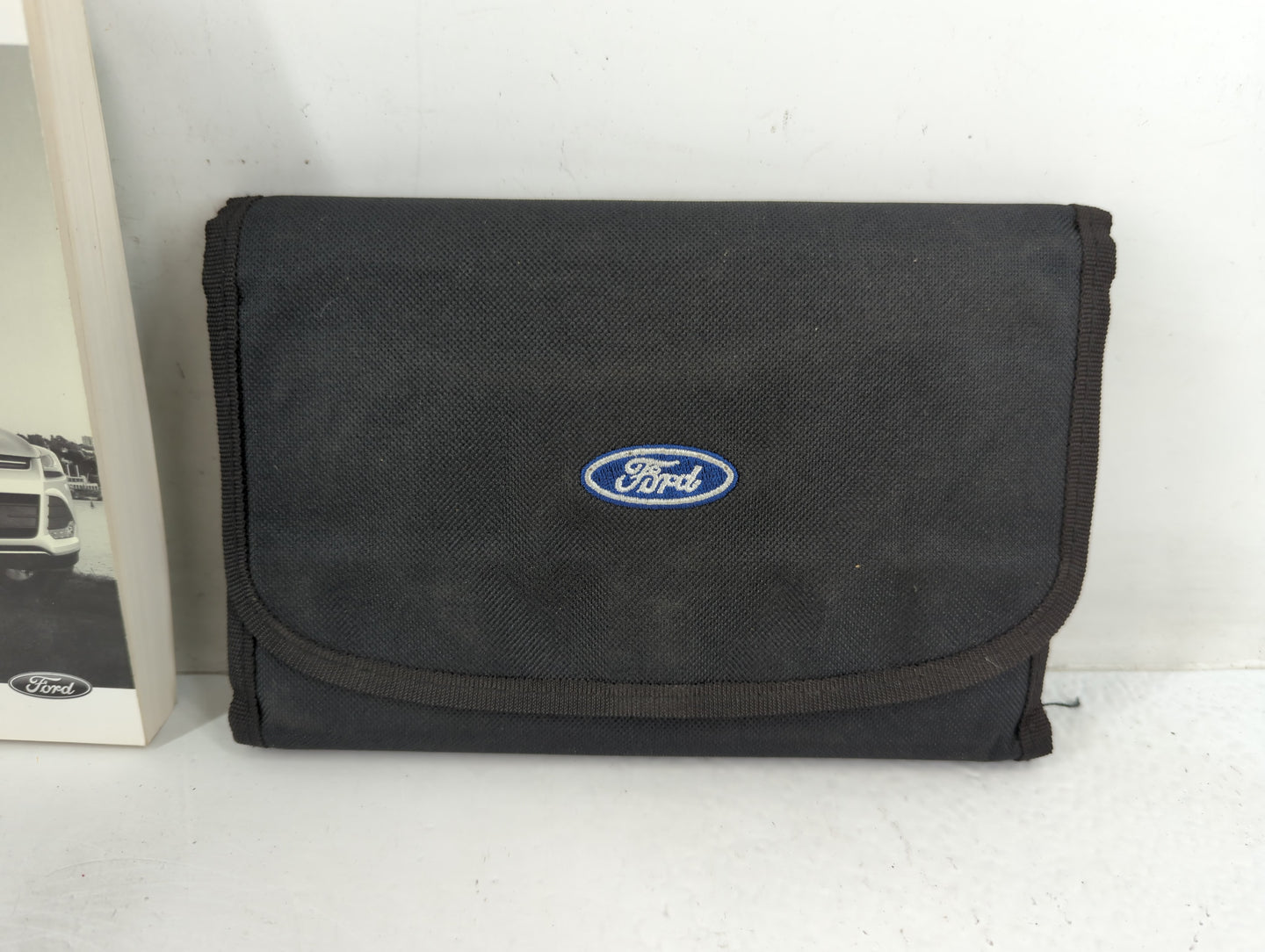 2013 Ford Escape Owners Manual Book Guide P/N:DJ5J 19A321 AA OEM Used Auto Parts - Oemusedautoparts1.com