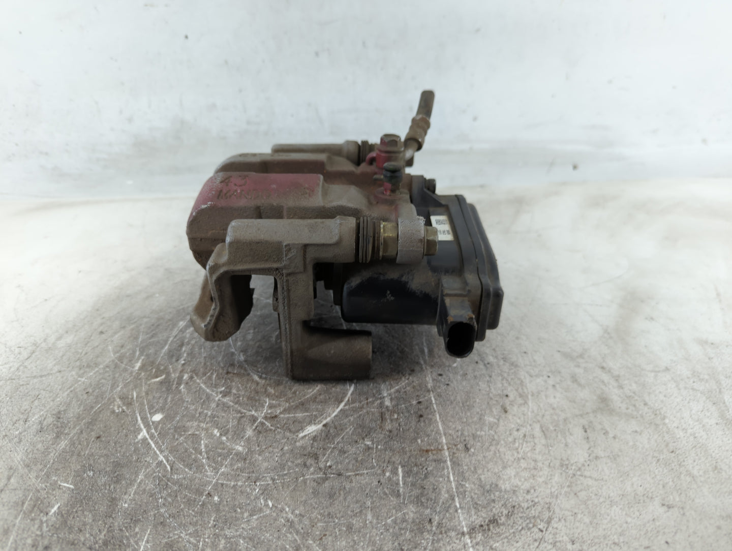 2020-2022 Kia Telluride Front Driver Left Brake Caliper - Oemusedautoparts1.com