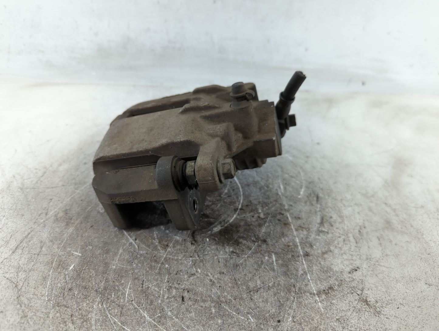 2003-2007 Cadillac Cts Front Driver Left Brake Caliper - Oemusedautoparts1.com