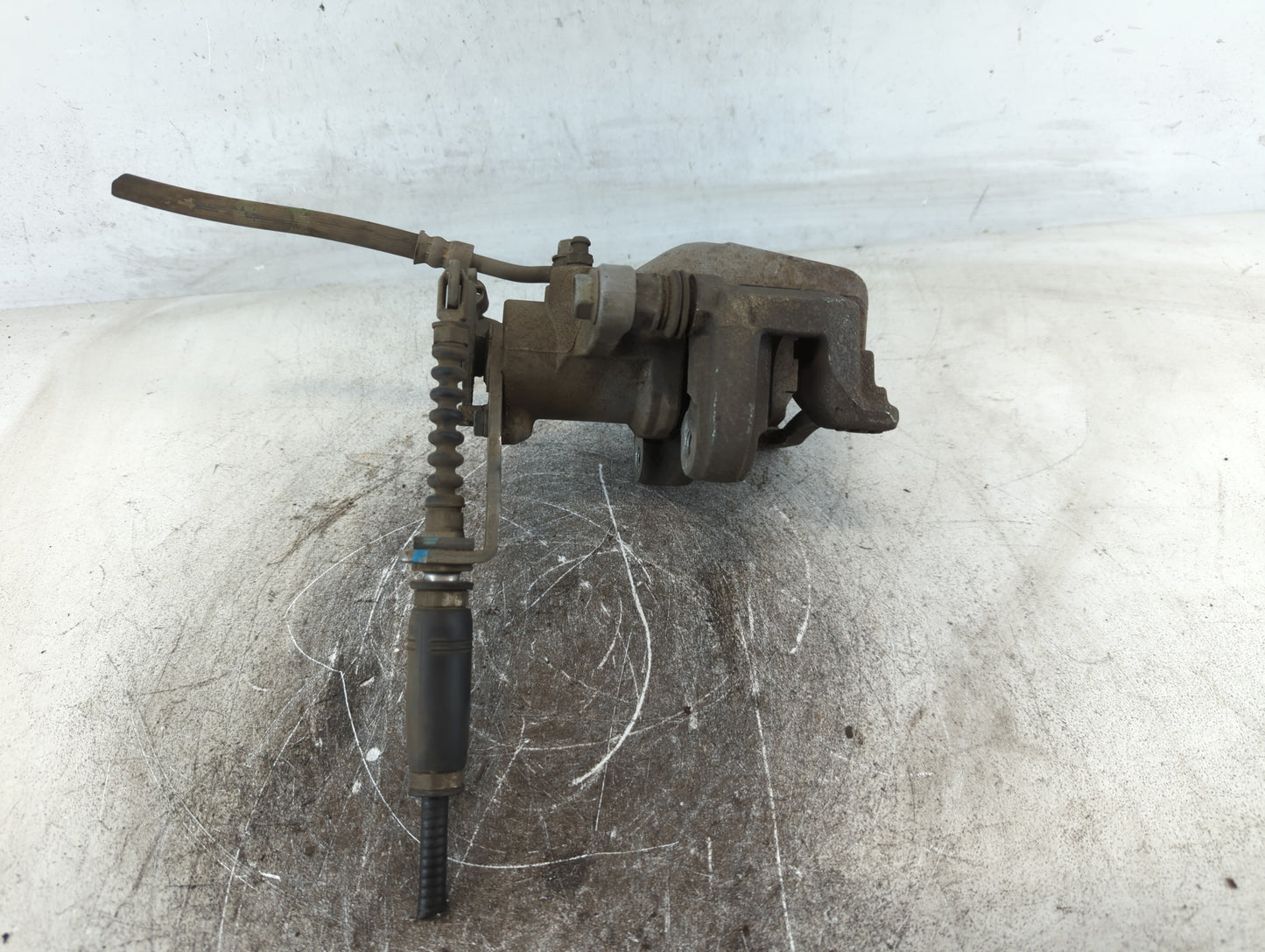 2017-2020 Kia Niro Front Driver Left Brake Caliper - Oemusedautoparts1.com