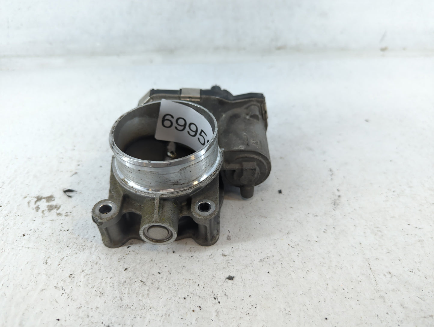 2016-2017 Chevrolet Equinox Throttle Body P/N:12669146AA Fits Fits 2016 2017 OEM Used Auto Parts - Oemusedautoparts1.com