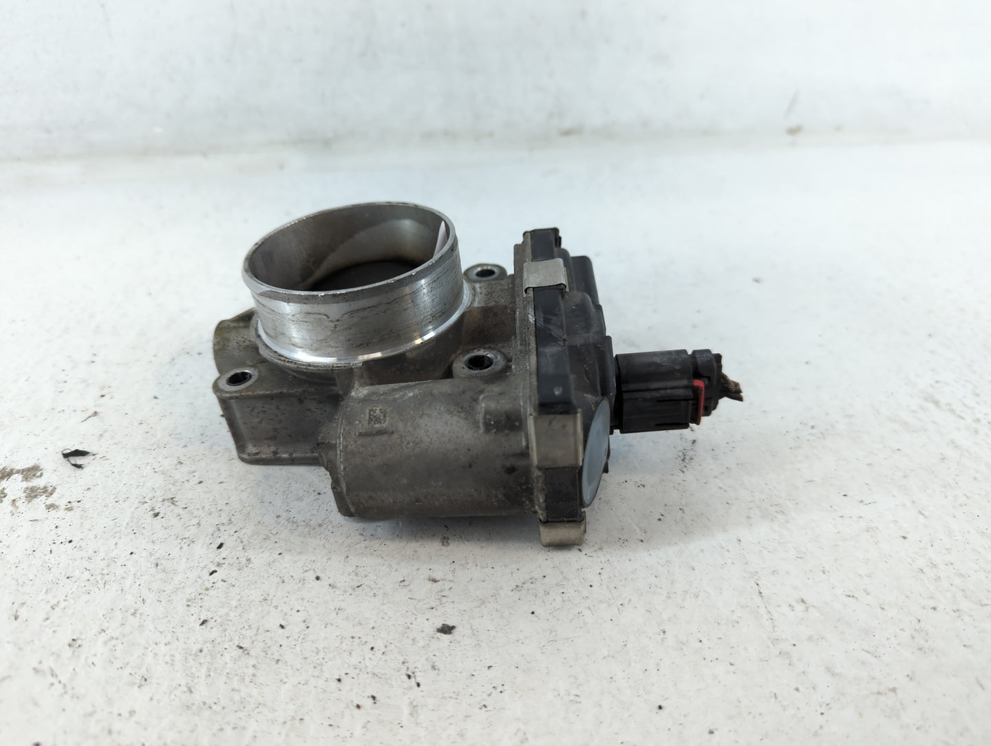 2016-2017 Chevrolet Equinox Throttle Body P/N:12669146AA Fits Fits 2016 2017 OEM Used Auto Parts - Oemusedautoparts1.com