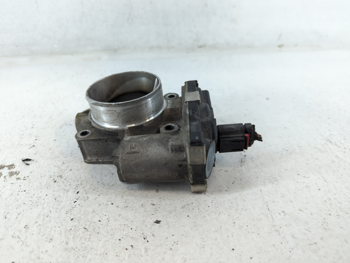 2016-2017 Chevrolet Equinox Throttle Body P/N:12669146AA Fits Fits 2016 2017 OEM Used Auto Parts - Oemusedautoparts1.com