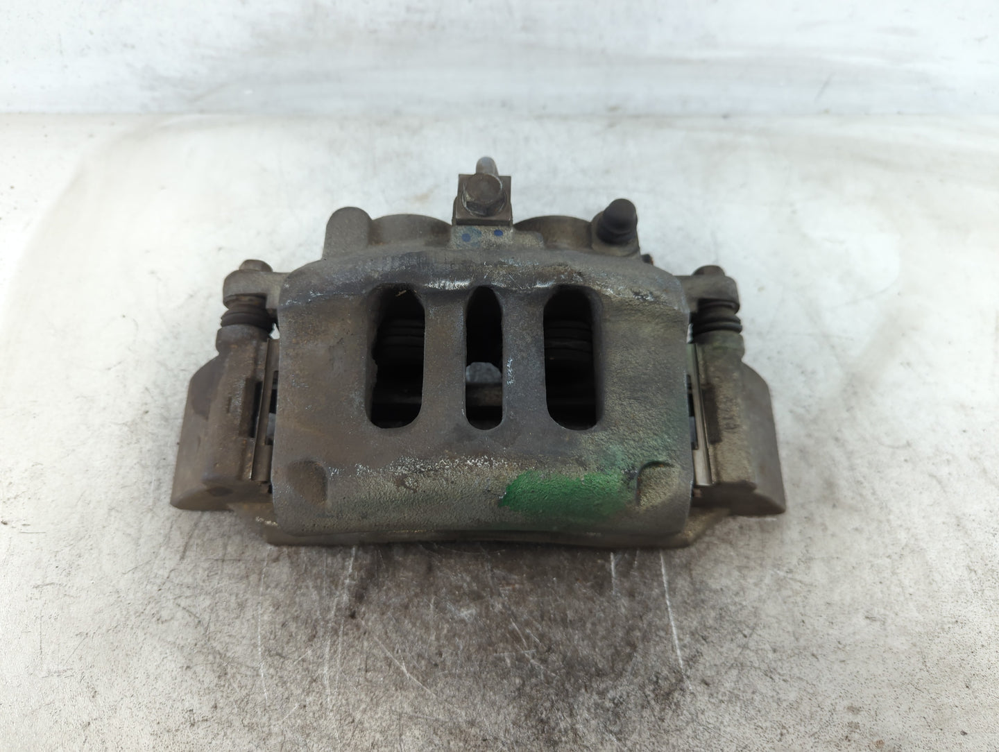 2007 Chrysler Pacifica Front Driver Left Brake Caliper - Oemusedautoparts1.com