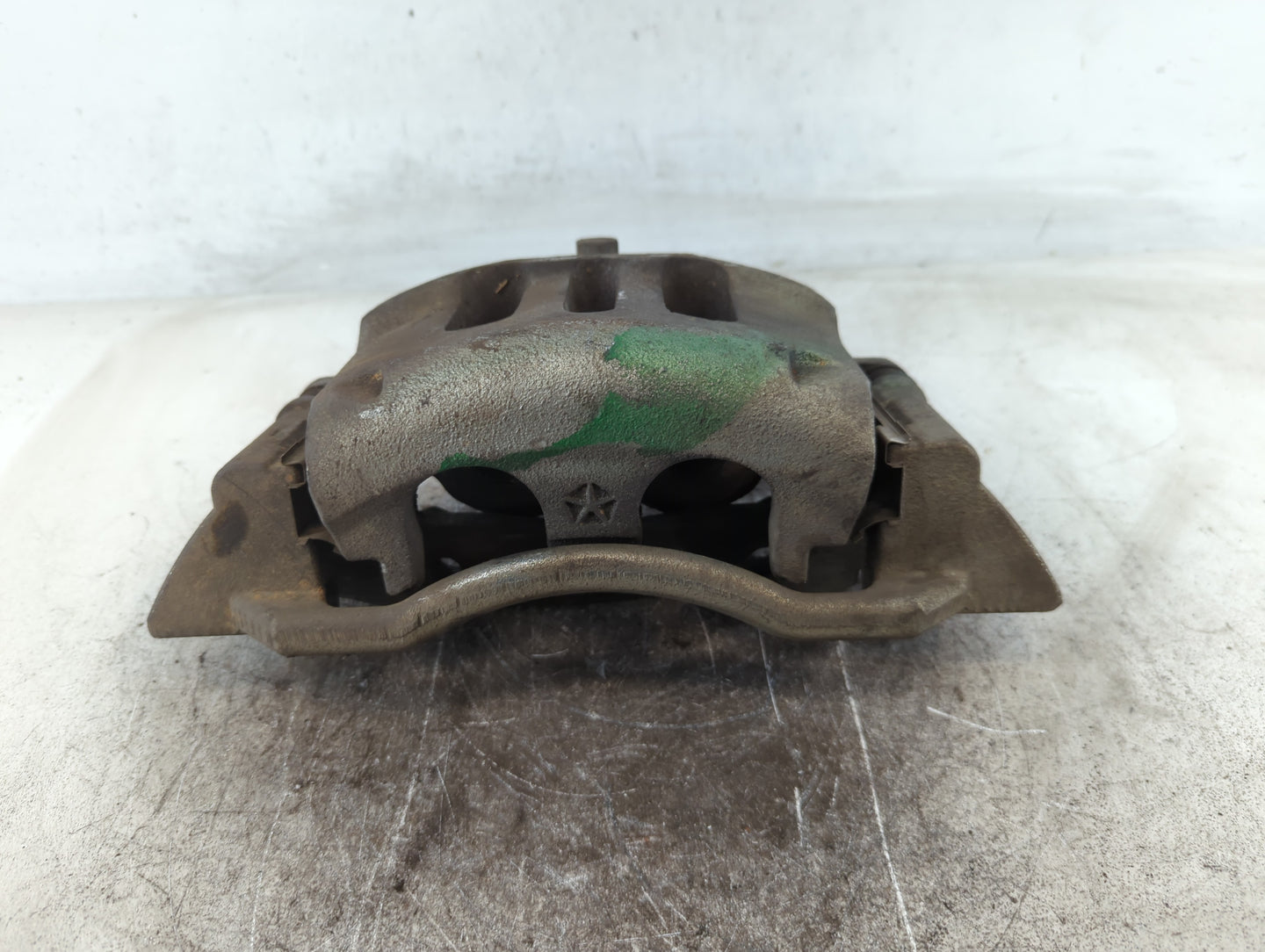 2007 Chrysler Pacifica Front Driver Left Brake Caliper - Oemusedautoparts1.com