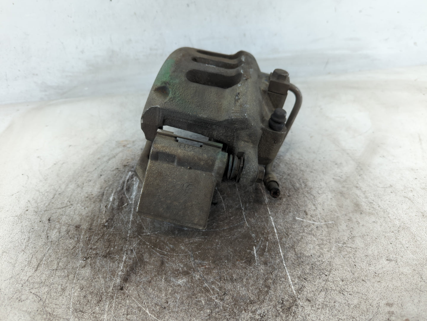 2007 Chrysler Pacifica Front Driver Left Brake Caliper - Oemusedautoparts1.com