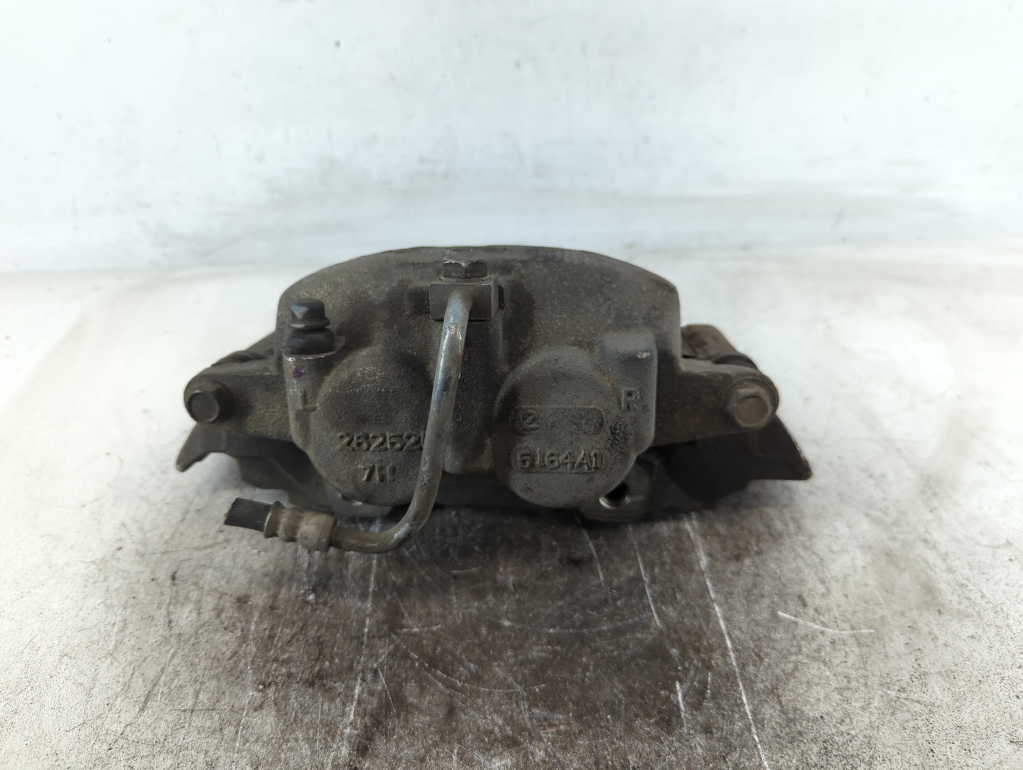 2007 Chrysler Pacifica Front Driver Left Brake Caliper - Oemusedautoparts1.com