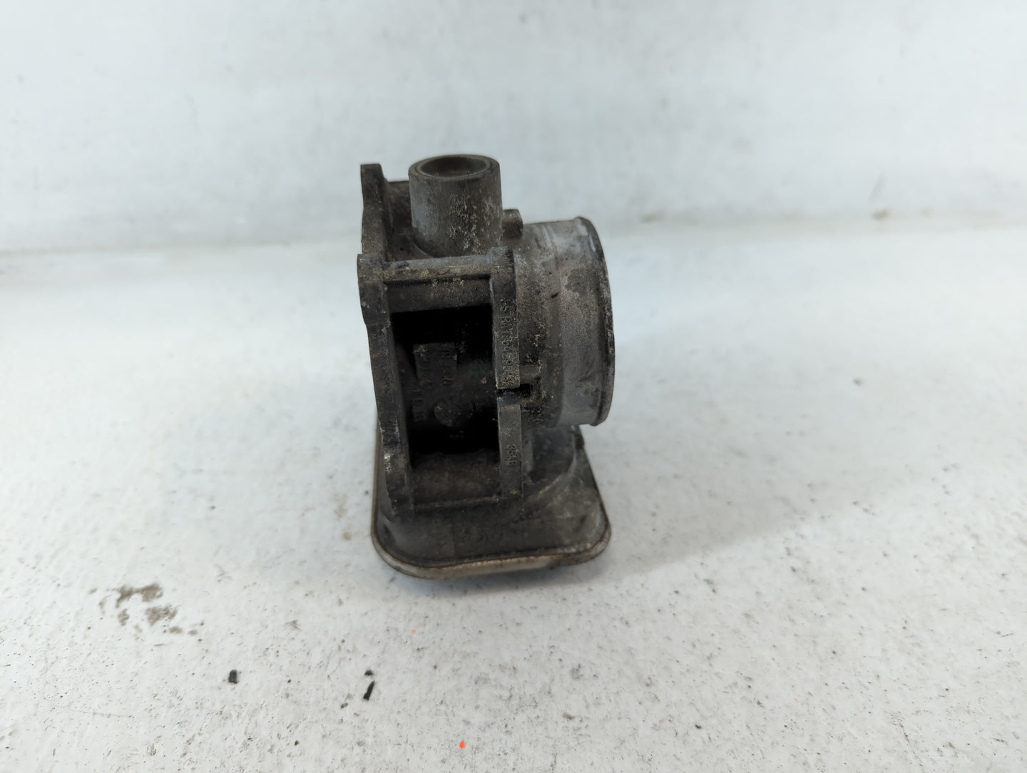 2007-2017 Jeep Patriot Throttle Body P/N:04891735AT Fits Fits 2007 2008 2009 2010 2011 2012 2013 2014 2015 2016 2017 2018 OEM Used Auto Parts - Oemusedautoparts1.com