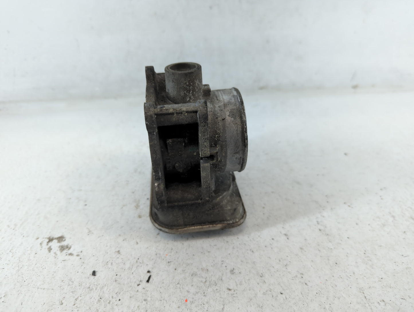 2007-2017 Jeep Patriot Throttle Body P/N:04891735AT Fits Fits 2007 2008 2009 2010 2011 2012 2013 2014 2015 2016 2017 2018 OEM Used Auto Parts - Oemusedautoparts1.com