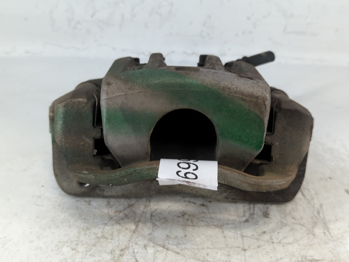 2013-2016 Hyundai Santa Fe Front Driver Left Brake Caliper - Oemusedautoparts1.com