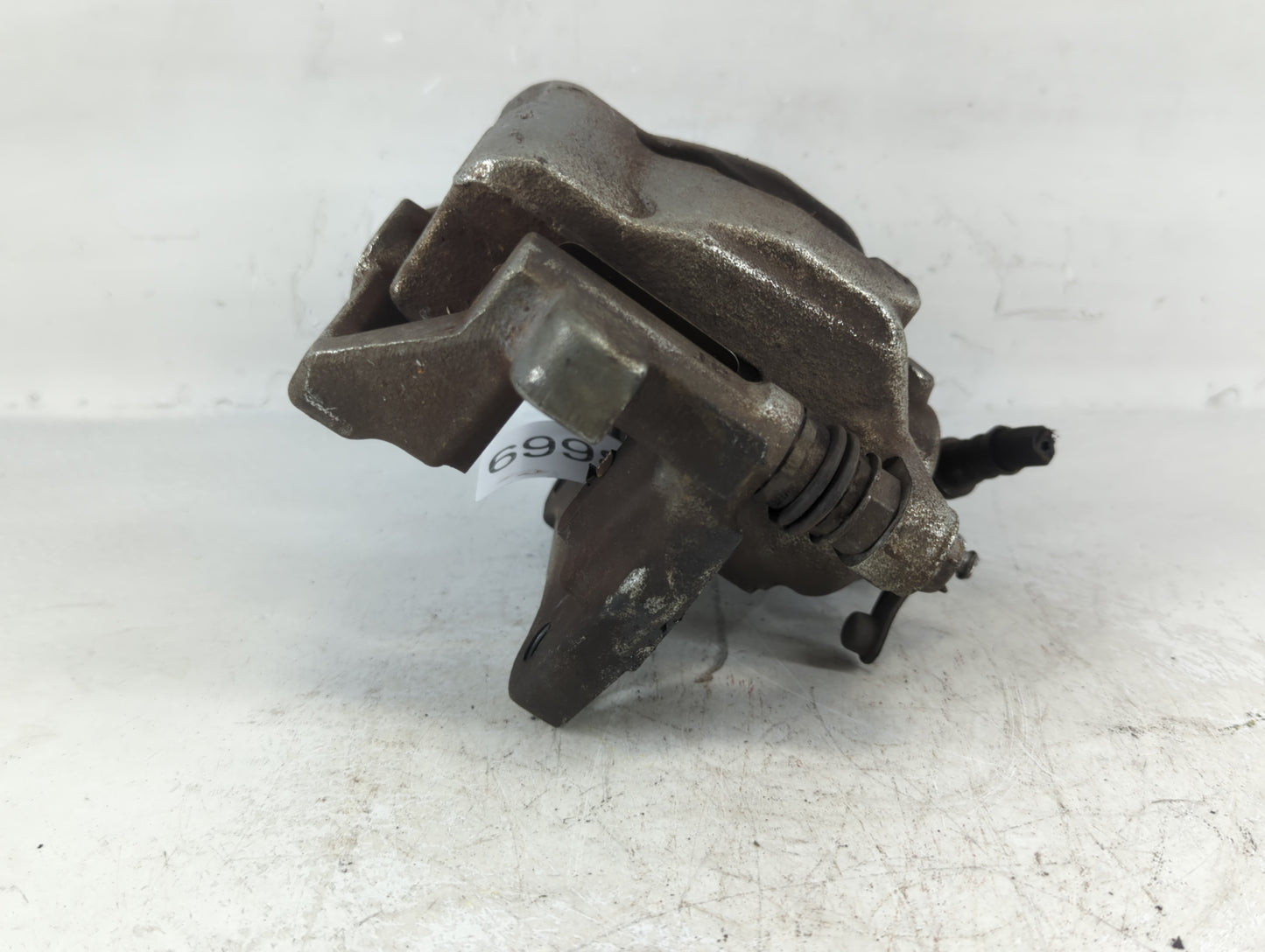 2014-2016 Land Rover Lr4 Front Driver Left Brake Caliper - Oemusedautoparts1.com