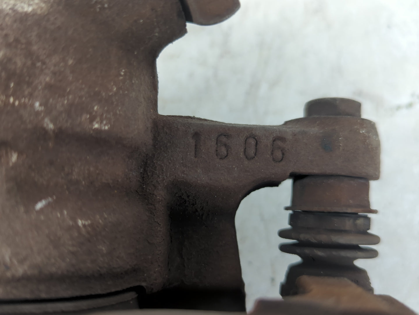 2014-2016 Land Rover Lr4 Front Driver Left Brake Caliper - Oemusedautoparts1.com