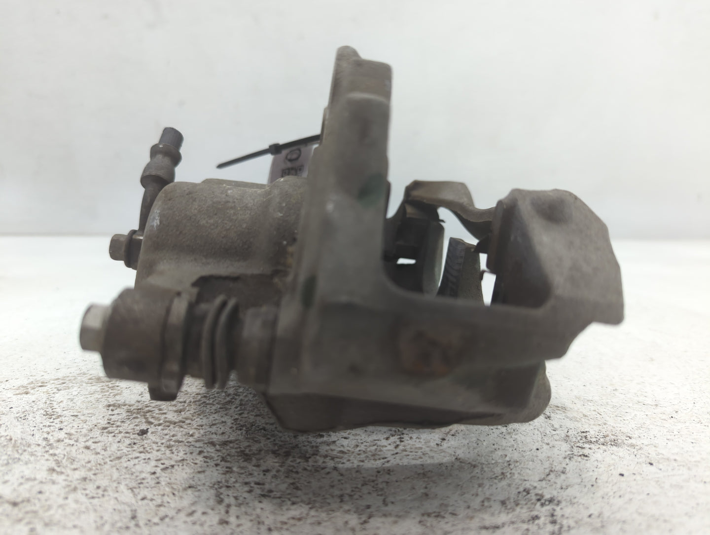 2020-2022 Chevrolet Traverse Front Driver Left Brake Caliper - Oemusedautoparts1.com