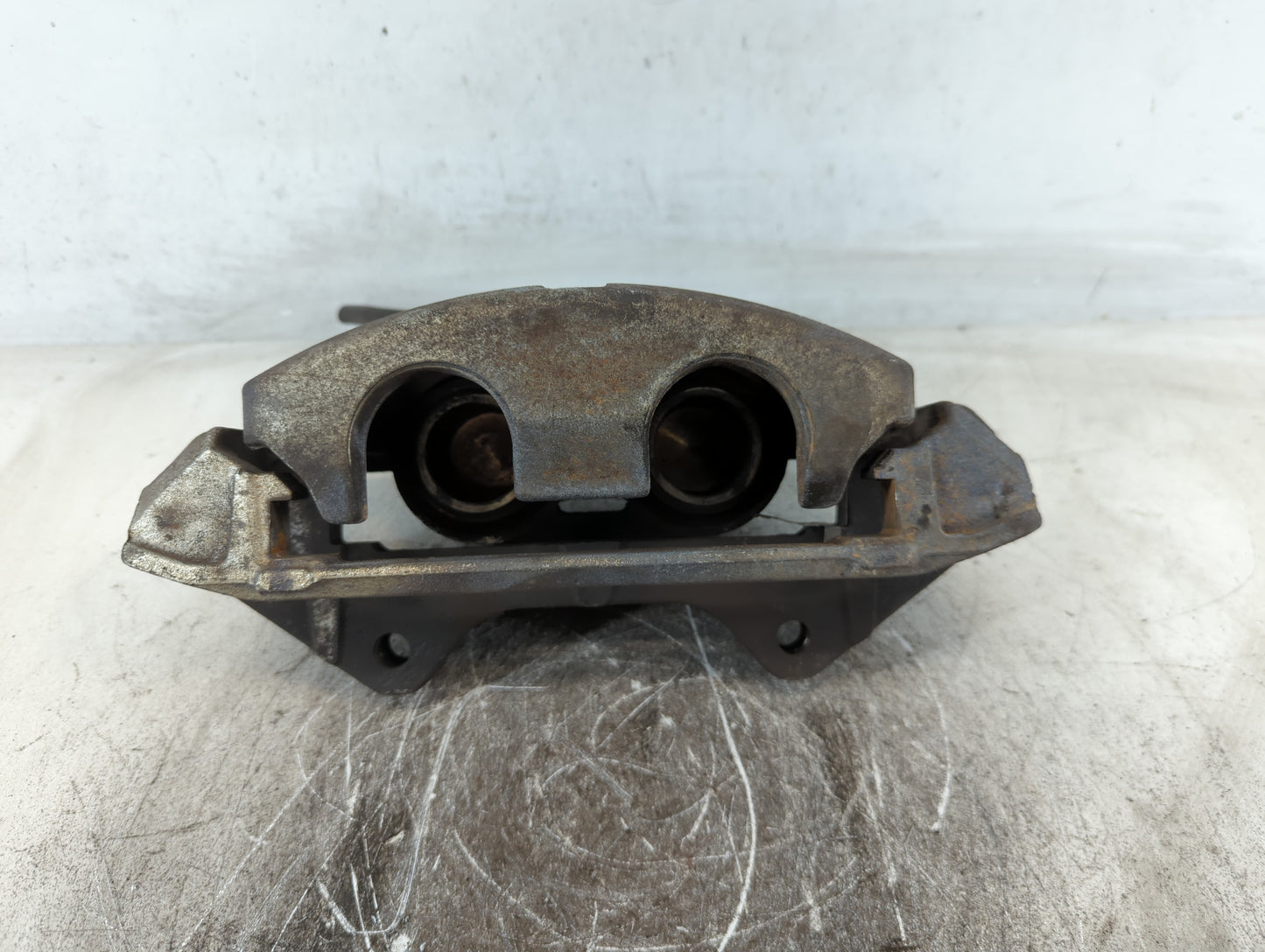 2013-2019 Ford Explorer Front Passenger Right Brake Caliper - Oemusedautoparts1.com