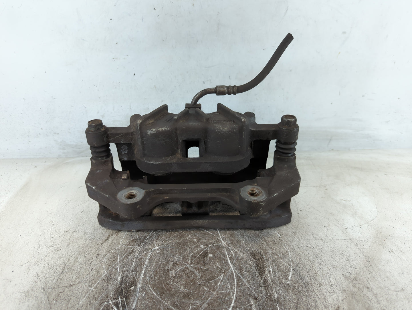 2013-2019 Ford Explorer Front Passenger Right Brake Caliper - Oemusedautoparts1.com