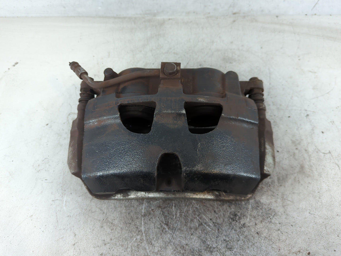 2022 Ford E-450 Super Duty Front Driver Left Brake Caliper - Oemusedautoparts1.com