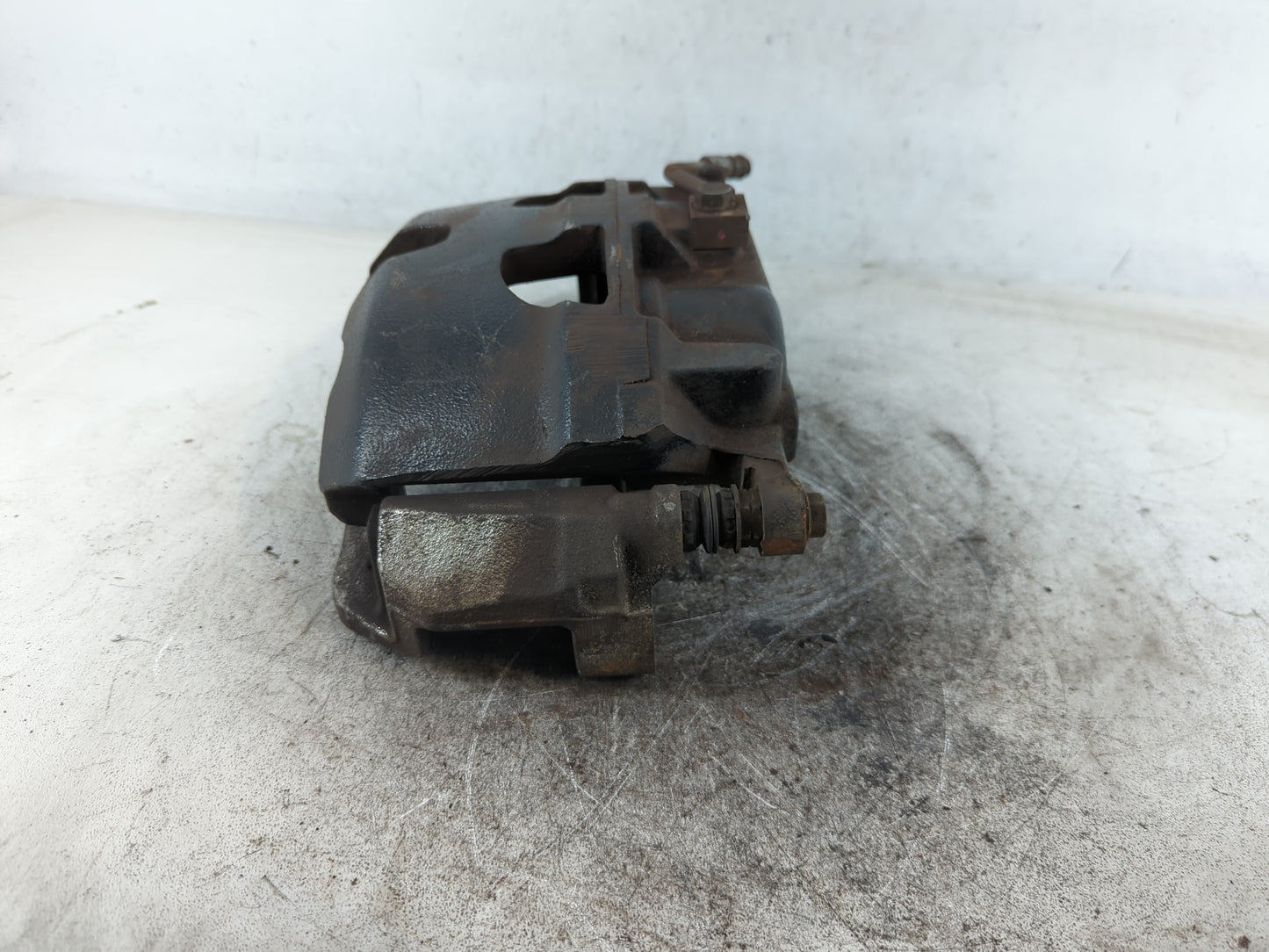 2022 Ford E-450 Super Duty Front Driver Left Brake Caliper - Oemusedautoparts1.com