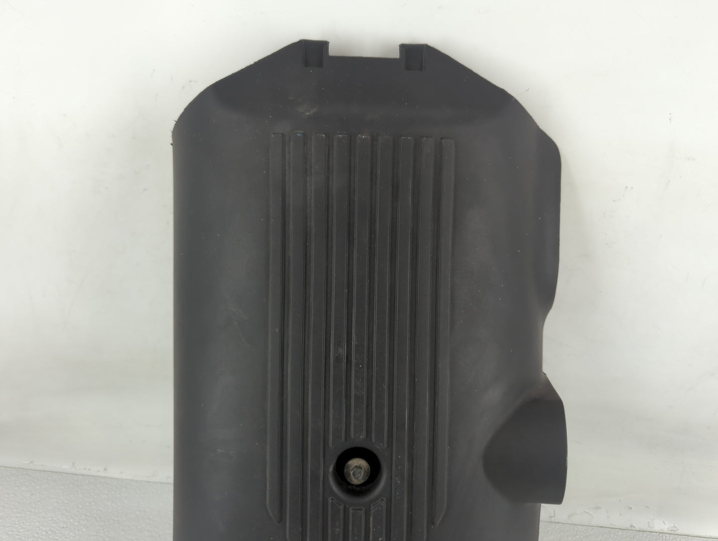 2005 Chevrolet Suburban 1500 Engine Cover - Oemusedautoparts1.com