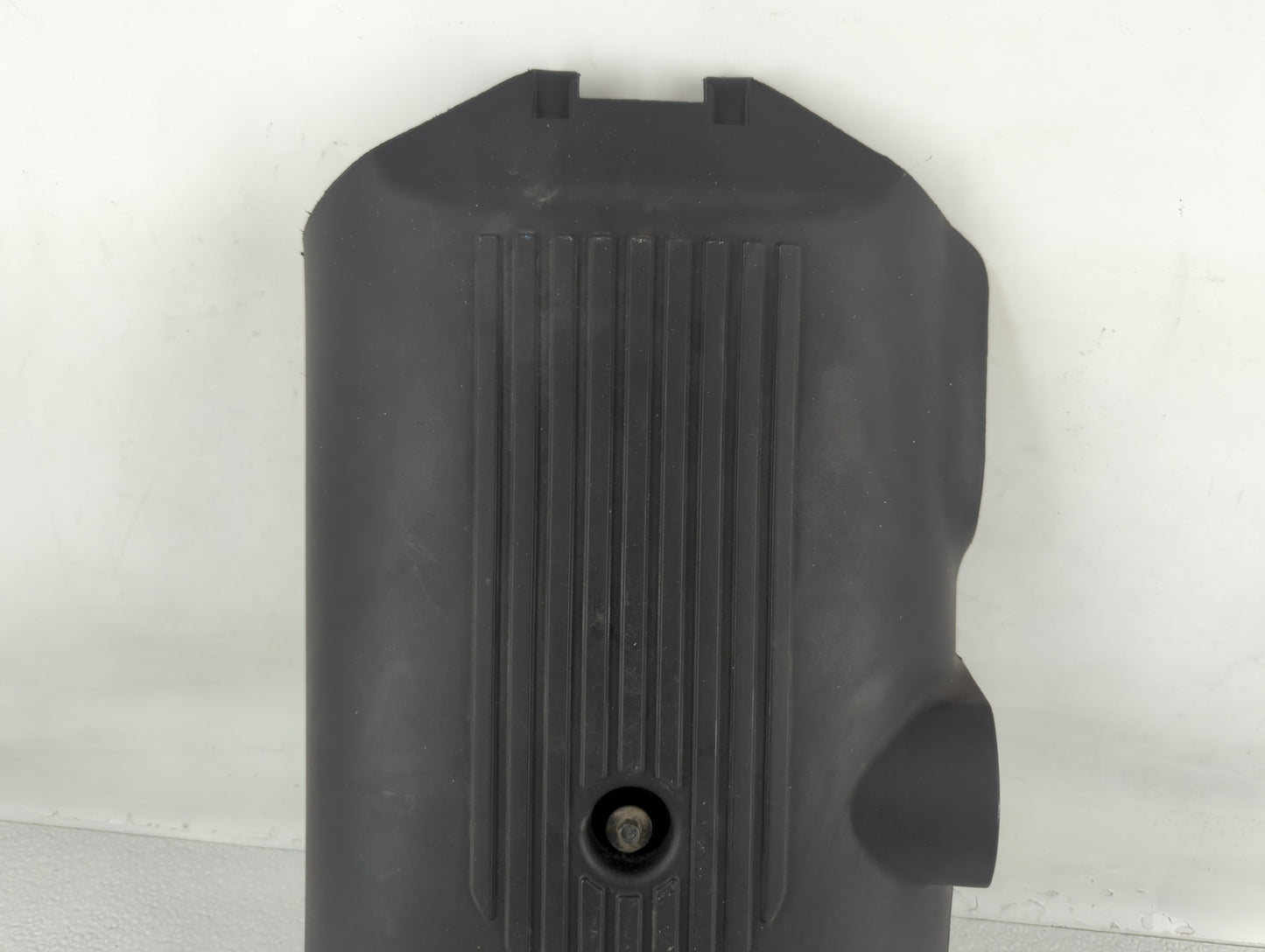 2005 Chevrolet Suburban 1500 Engine Cover - Oemusedautoparts1.com