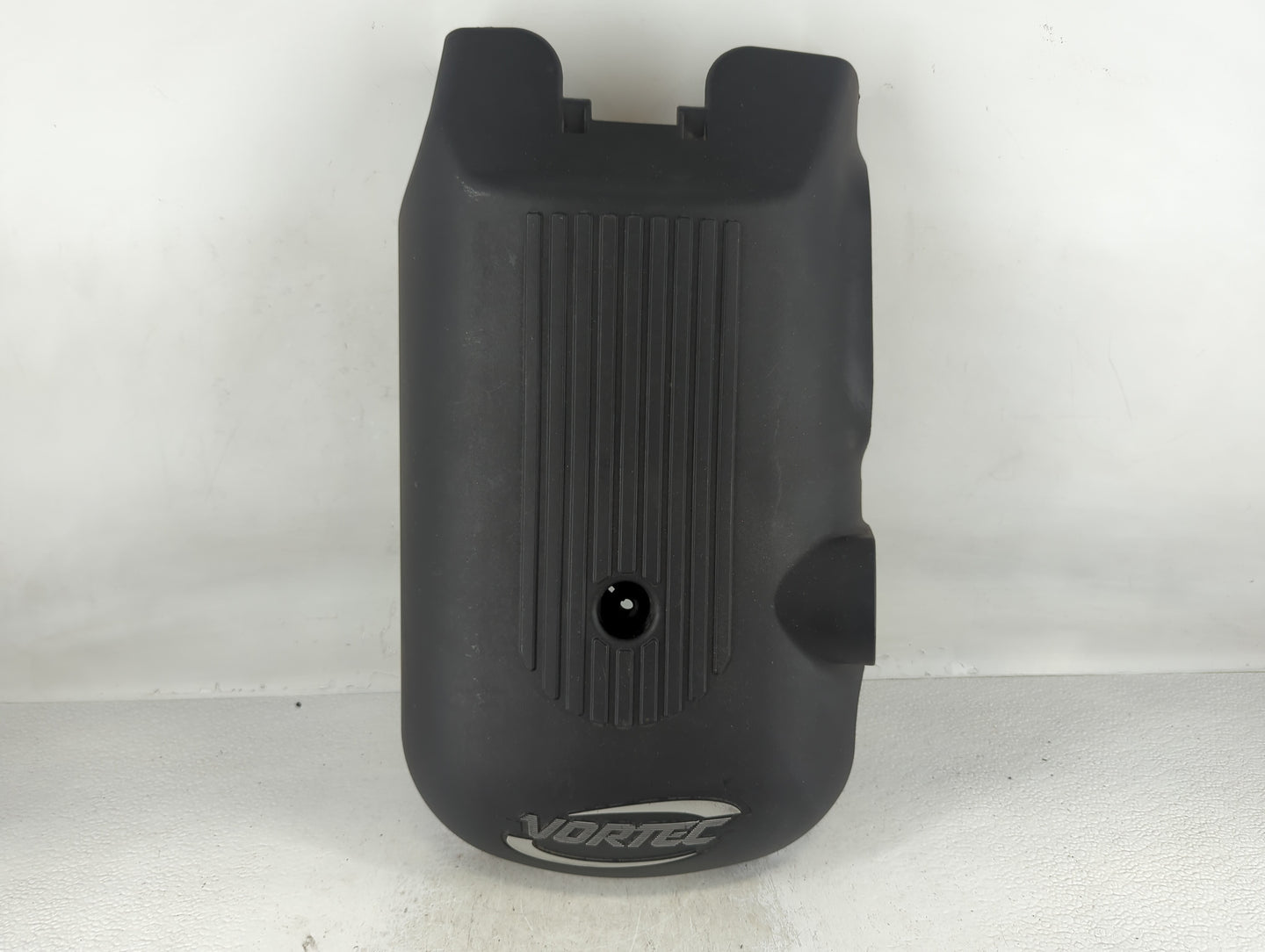 2003 Chevrolet Tahoe Engine Cover - Oemusedautoparts1.com