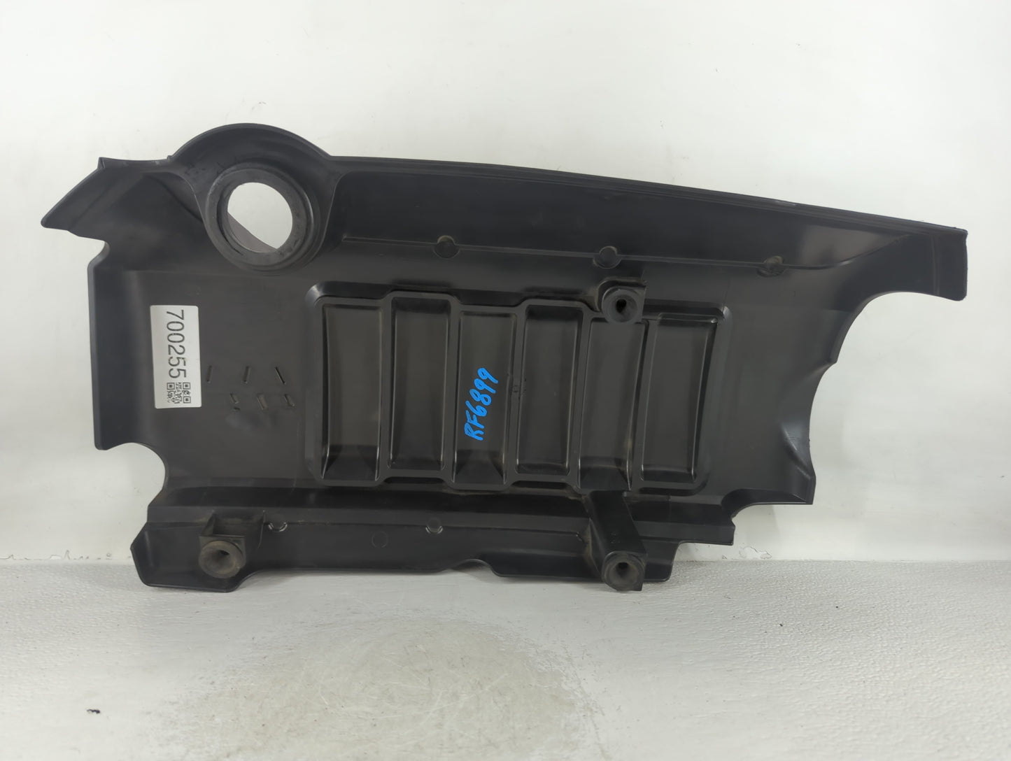 2010 Chevrolet Traverse Engine Cover - Oemusedautoparts1.com