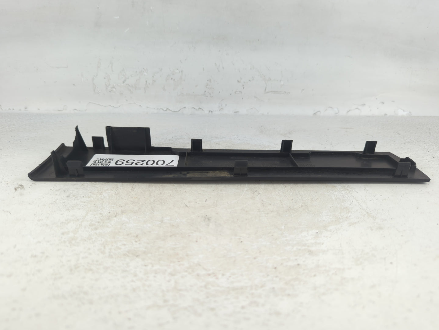 2012 Chevrolet Sonic Engine Cover - Oemusedautoparts1.com