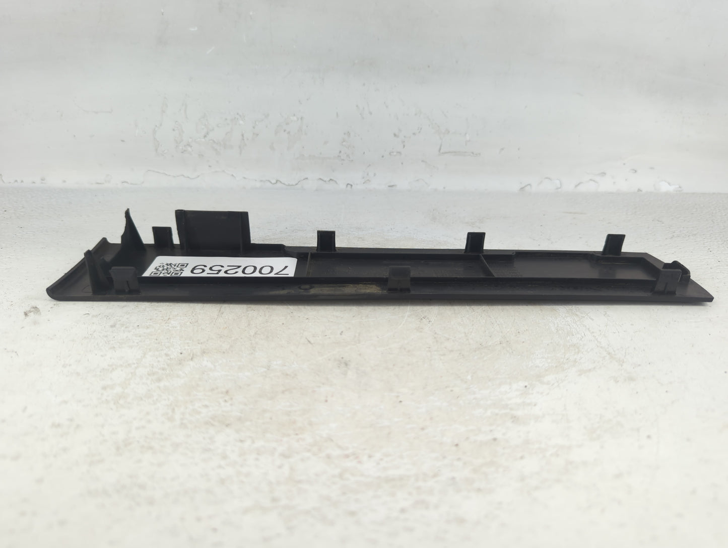 2012 Chevrolet Sonic Engine Cover - Oemusedautoparts1.com