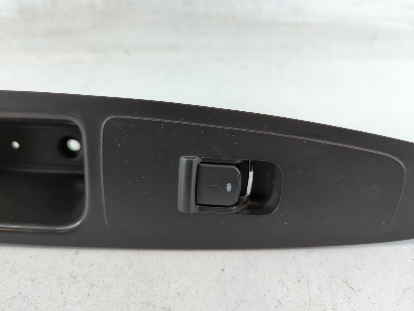 2008-2009 Chevrolet Malibu Master Power Window Switch Replacement Driver Side Left P/N:2746199 25952180 Fits Fits 2008 2009 OEM Used Auto Parts - Oemusedautoparts1.com