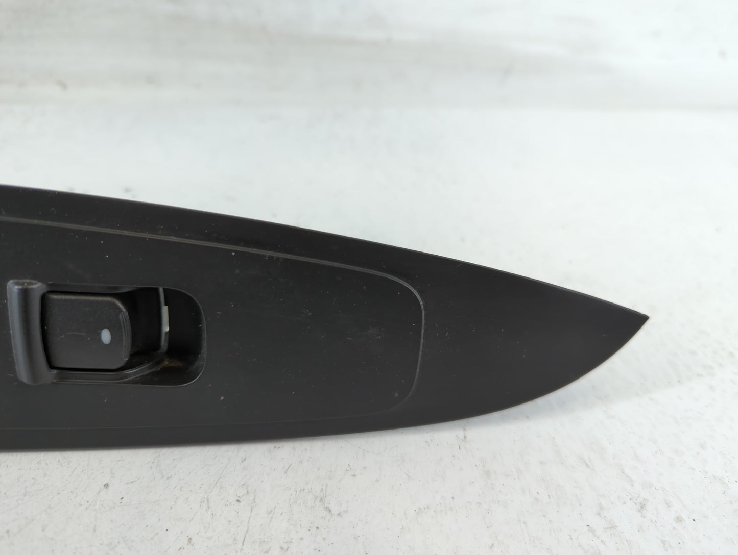 2008-2009 Chevrolet Malibu Master Power Window Switch Replacement Driver Side Left P/N:2746199 25952180 Fits Fits 2008 2009 OEM Used Auto Parts - Oemusedautoparts1.com