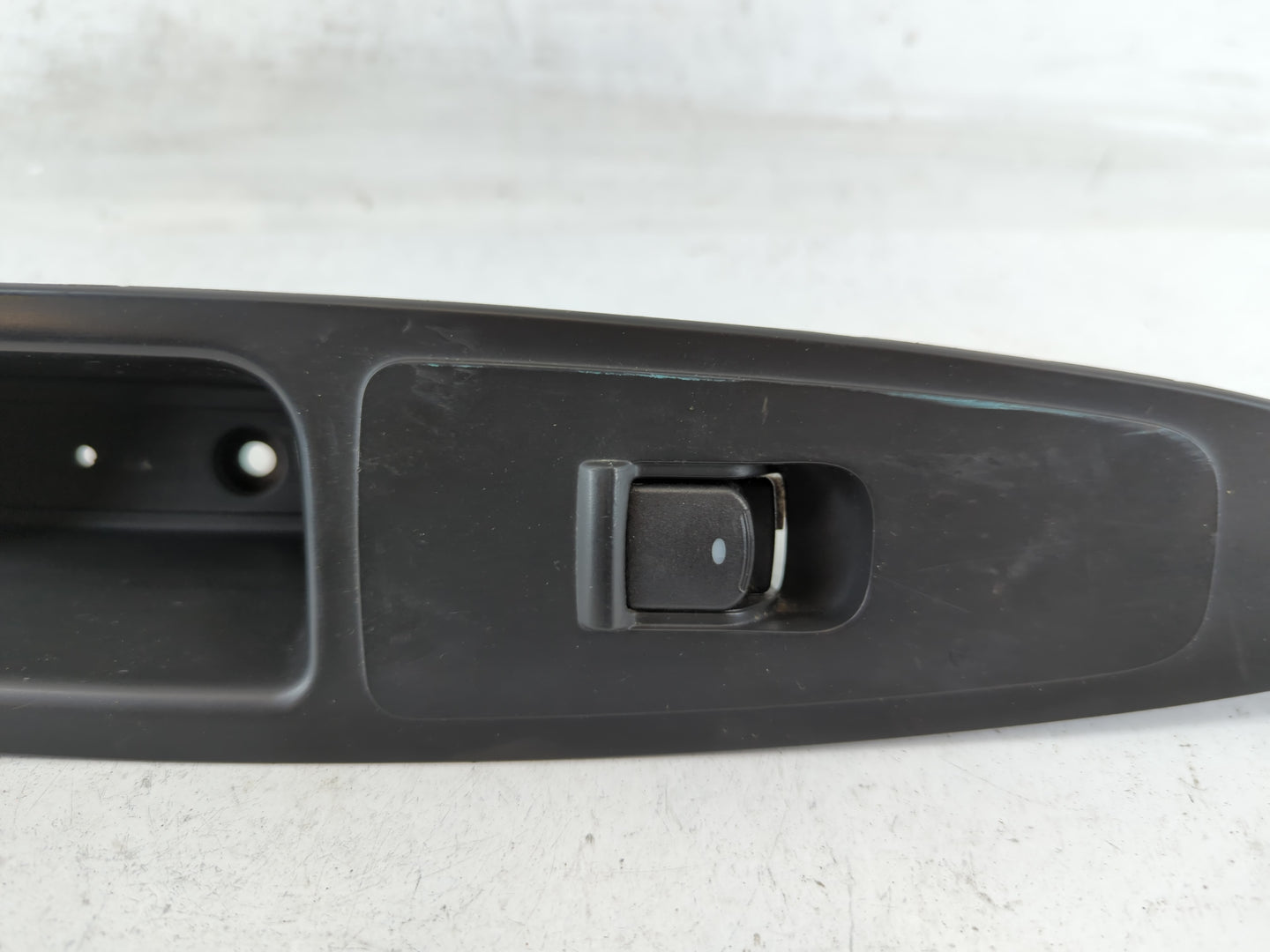 2008-2009 Chevrolet Malibu Master Power Window Switch Replacement Driver Side Left P/N:1098 A1 22684675 Fits Fits 2008 2009 OEM Used Auto Parts - Oemusedautoparts1.com