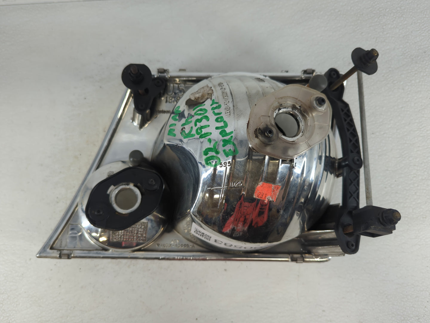 2002-2005 Ford Explorer Passenger Right Oem Head Light Headlight Lamp - Oemusedautoparts1.com