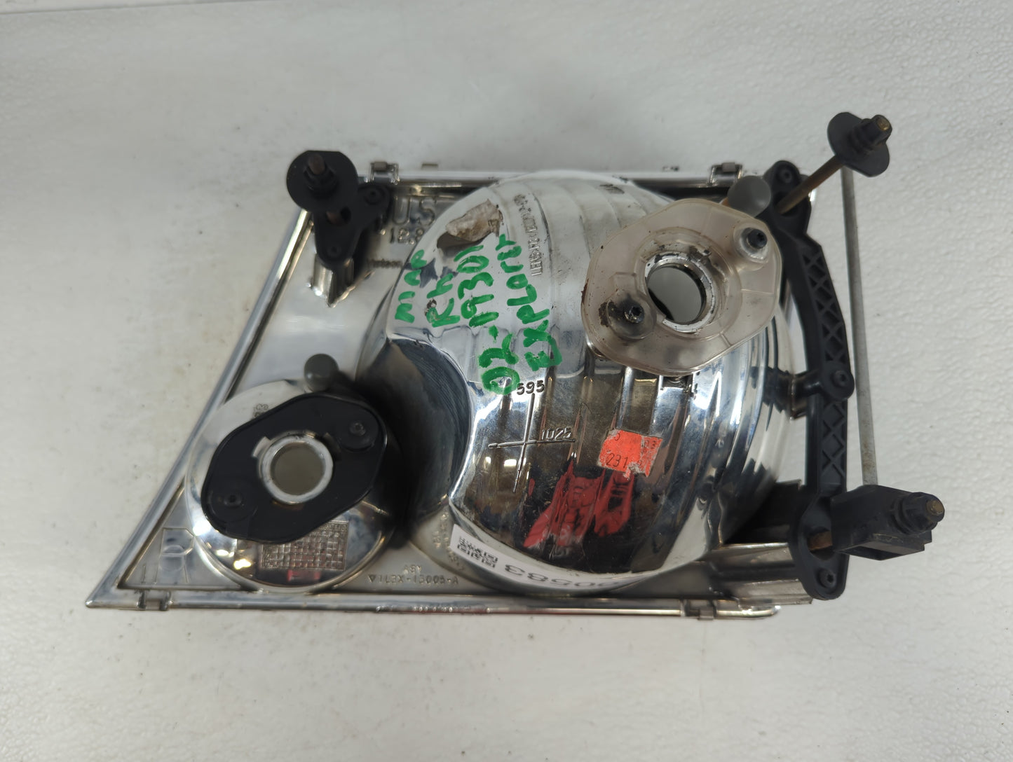 2002-2005 Ford Explorer Passenger Right Oem Head Light Headlight Lamp - Oemusedautoparts1.com