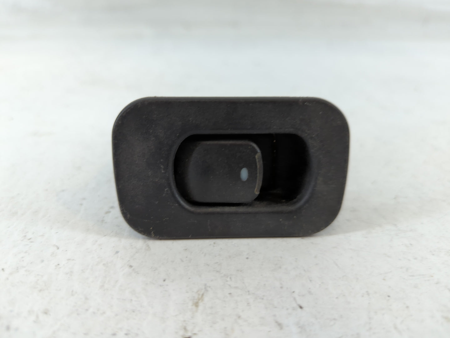 2006-2008 Pontiac G6 Master Power Window Switch Replacement Driver Side Left P/N:25949878 Fits Fits 2006 2007 2008 OEM Used Auto Parts - Oemusedautoparts1.com