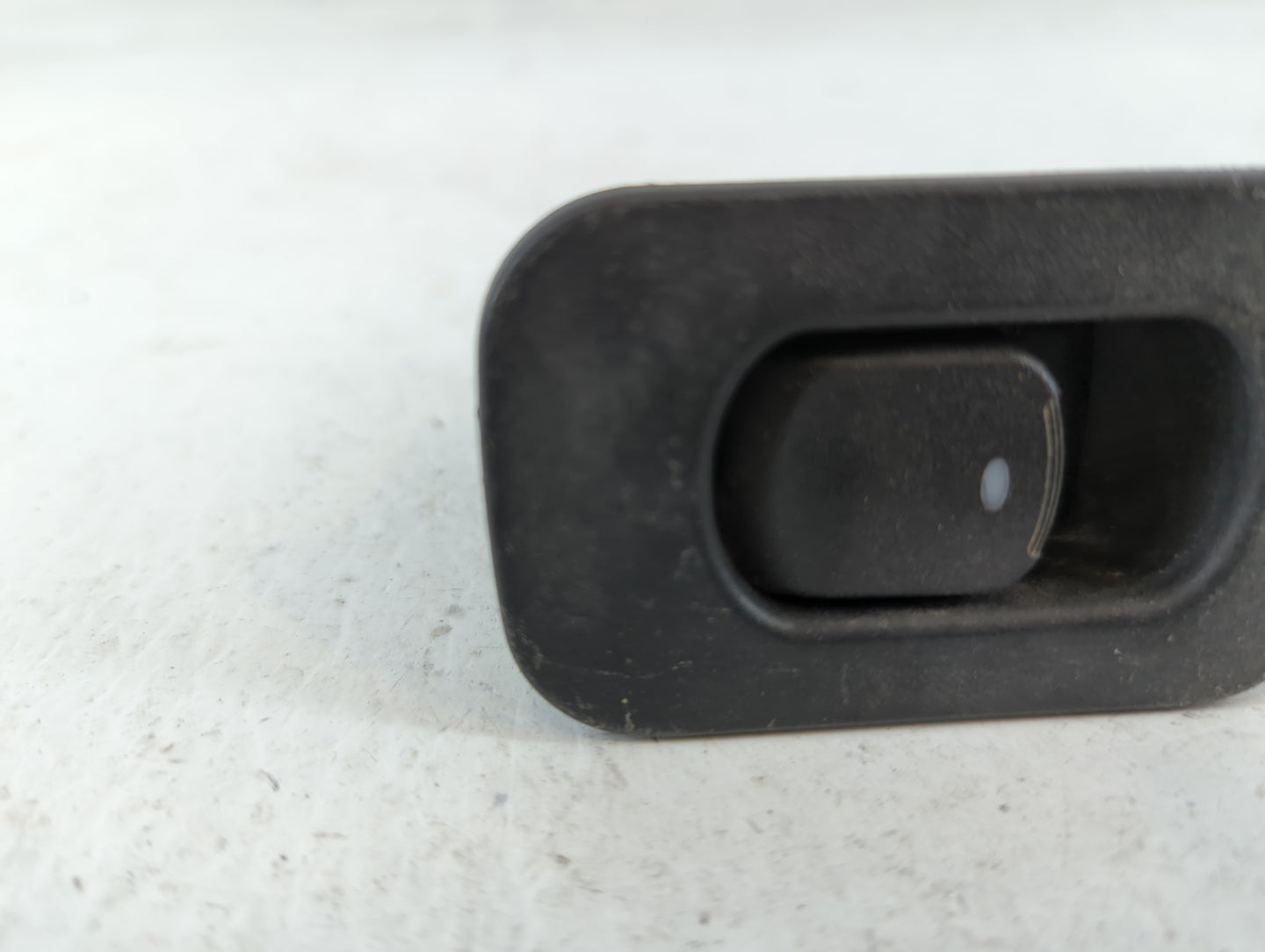 2006-2008 Pontiac G6 Master Power Window Switch Replacement Driver Side Left P/N:25949878 Fits Fits 2006 2007 2008 OEM Used Auto Parts - Oemusedautoparts1.com