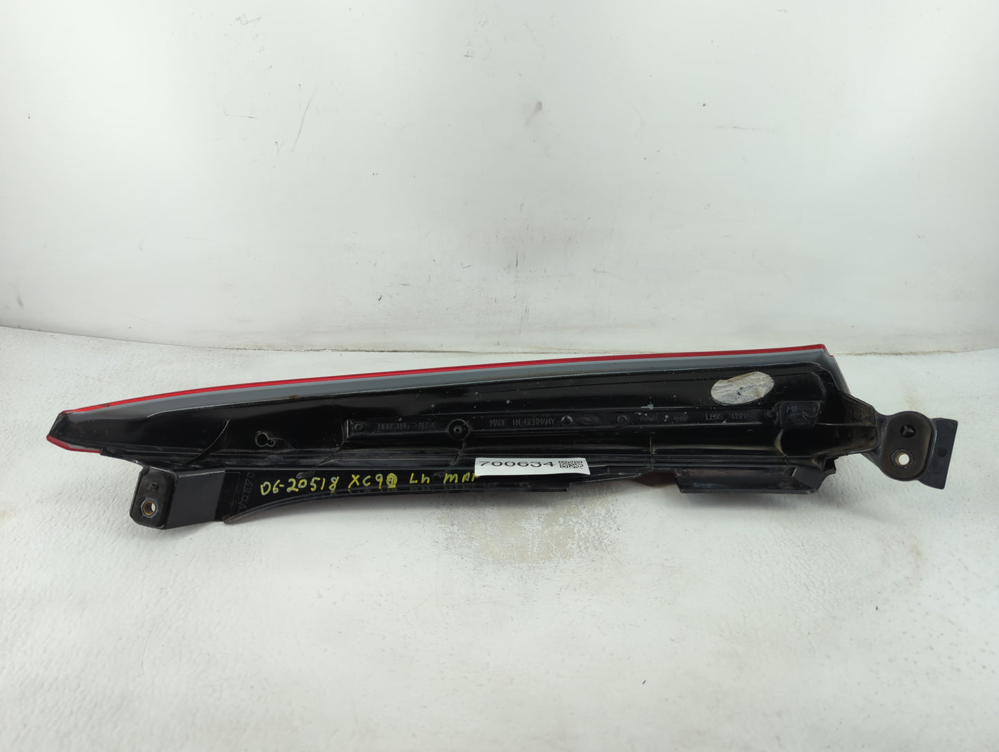 2003-2006 Volvo Xc90 Tail Light Assembly Driver Left OEM P/N:30678220 Fits Fits 2003 2004 2005 2006 OEM Used Auto Parts - Oemusedautoparts1.com