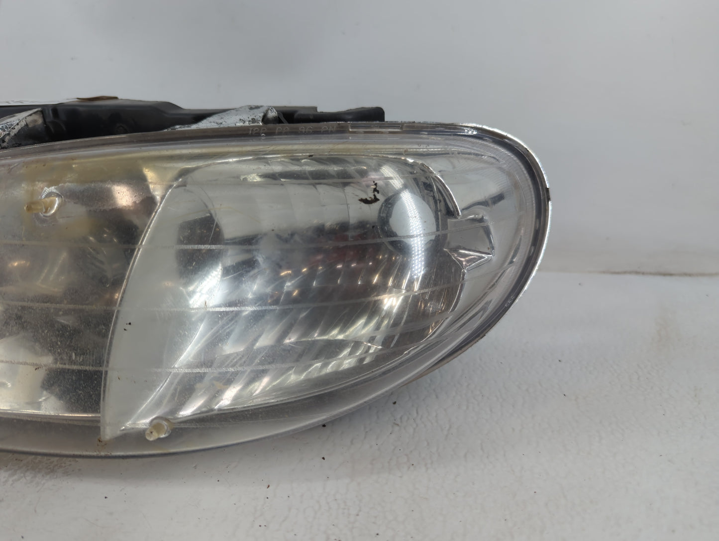 1996-1998 Pontiac Grand Am Driver Left Oem Head Light Headlight Lamp - Oemusedautoparts1.com