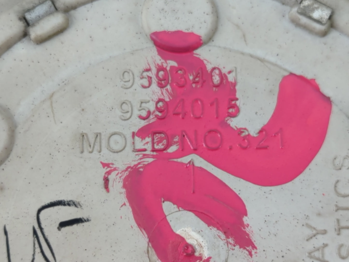 2002 Oldsmobile Bravada Rim Wheel Center Cap - Oemusedautoparts1.com