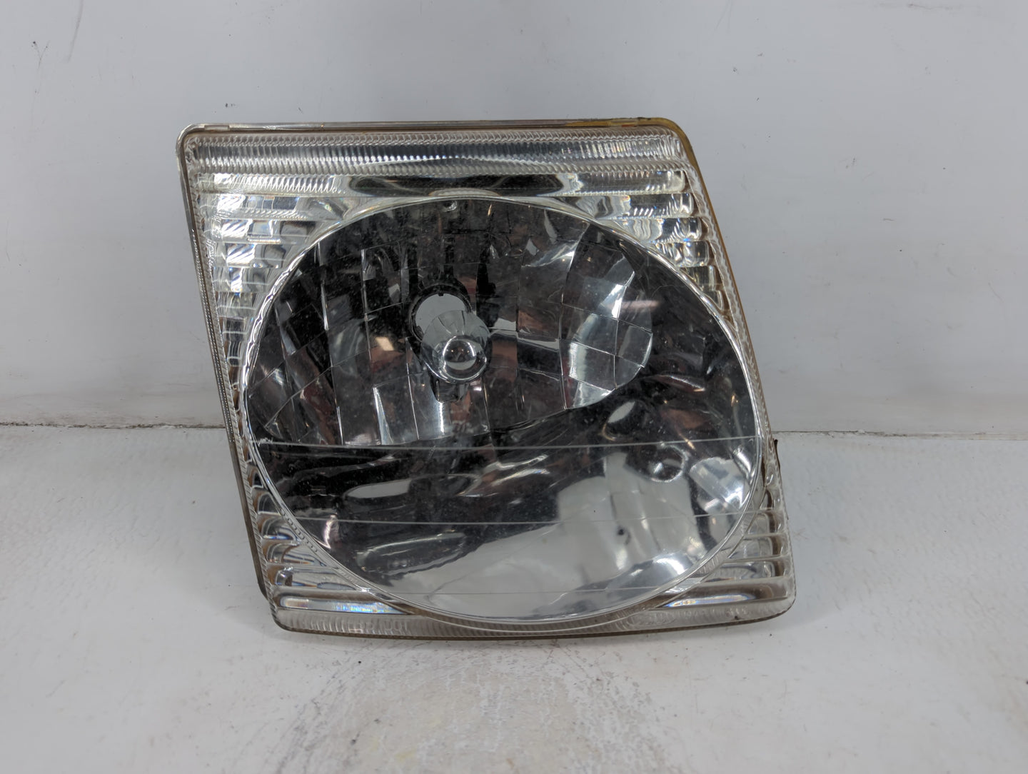 Ford Explorer Passenger Right Oem Head Light Headlight Lamp - Oemusedautoparts1.com